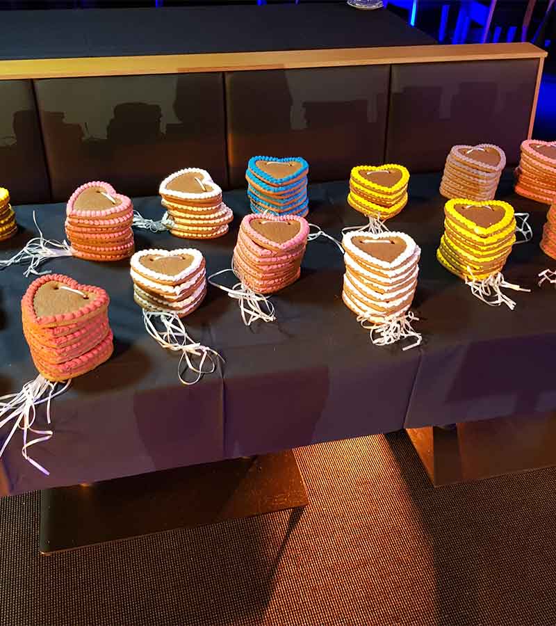 Der Spassmacher Lebkuchenherzen mit persönlicher Beschriftung in Zuckerschrift