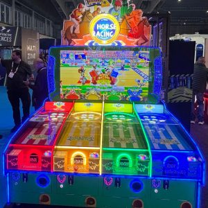 Der Spassmacher Western Derbyrennen Interaktiv mit 75 Zoll Display