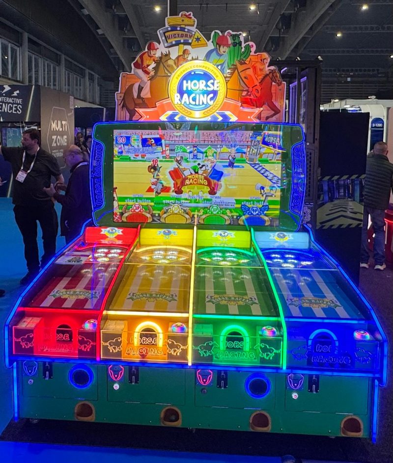 Der Spassmacher Western Derbyrennen Interaktiv mit 75 Zoll Display