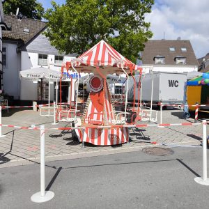 Kettenkarussell auf dem Straßenfest